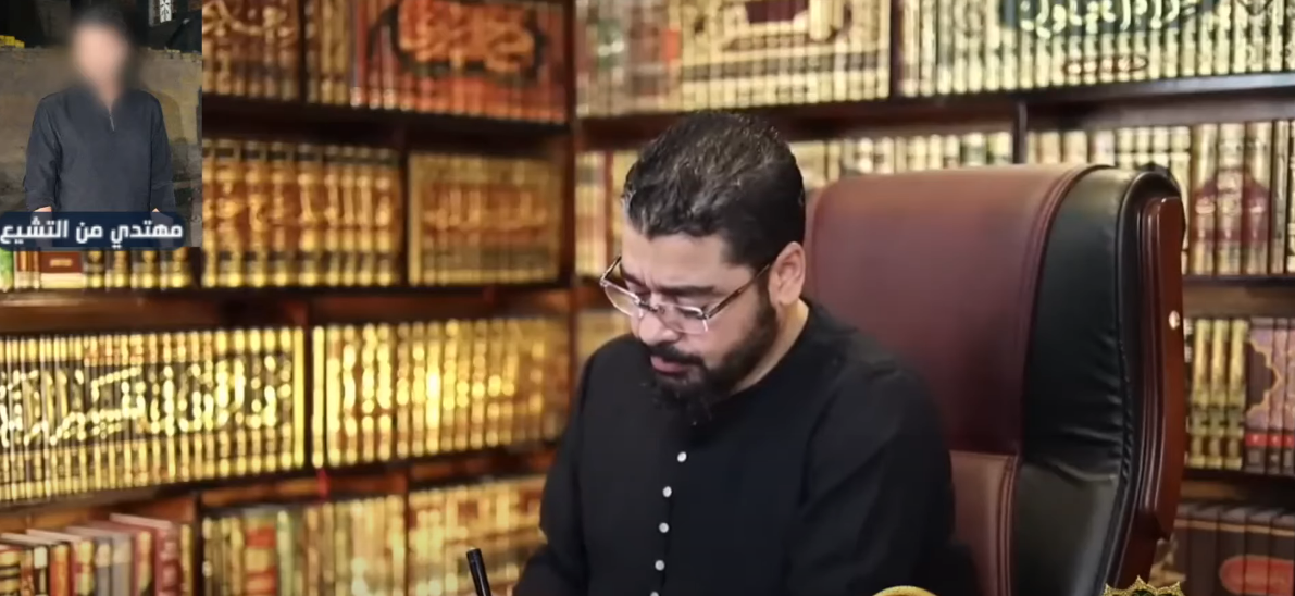شاب عراقي يعلن هدايته بعد تأثره بآيات قرآنية عن فضل الصحابة في بث مباشر