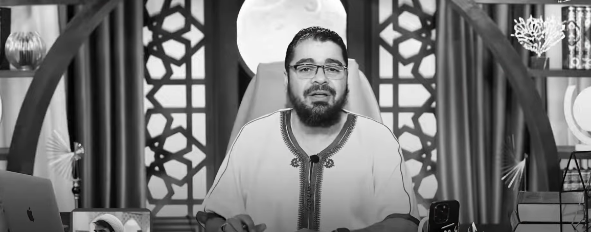 رامي عيسى يتحدى شابًا شيعيًا حول عقيدة الإمامة ويكشف غياب أدلتها من القرآن
