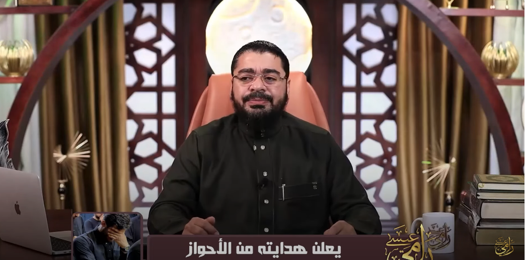 باحث عن الحقيقة يتحدى رامي عيسى بأربع آيات من القرآن.. ومفاجأة في النهاية (فيديو)