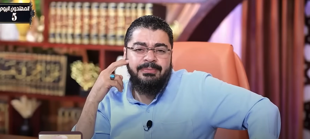 رامي عيسى يُفنِّد روايات كسر الضلع.. ويسأل شيعياً: لماذا لم يبنِ عليٌّ ضريحاً لفاطمة؟ (فيديو)