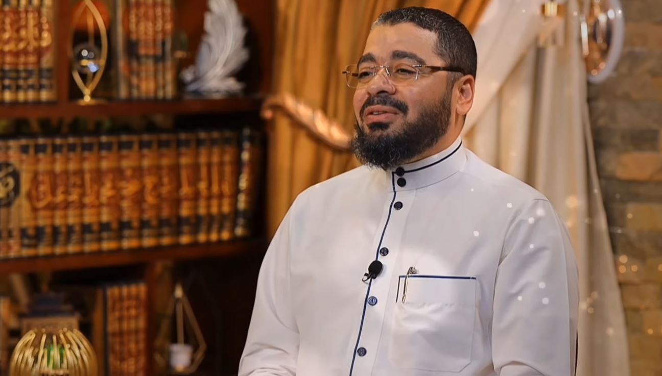 رامي عيسى يرصد تفاصيل نسب النبي صلى الله عليه وسلم ومراحل الرضاعة في حياته وحادثة شق الصدر (فيديو)