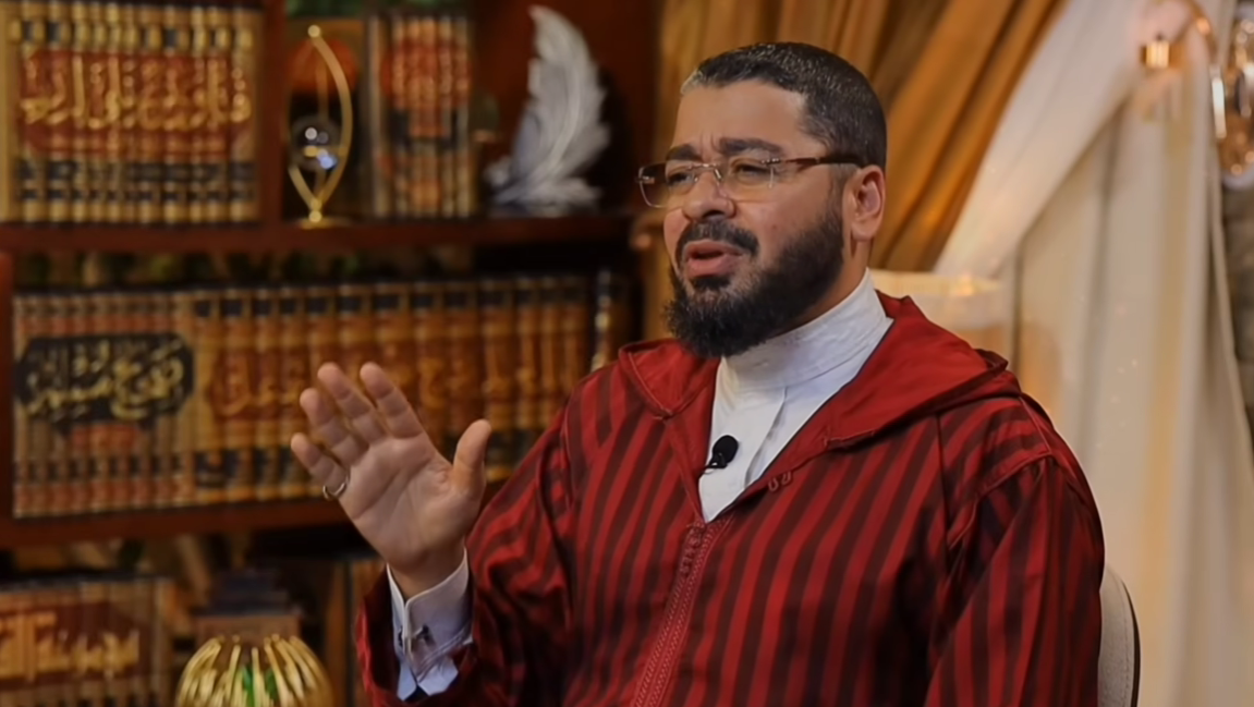 قصة سراقة بن مالك مع النبي وأبي بكر في الهجرة.. تفاصيل لم تسمعها من قبل (فيديو)