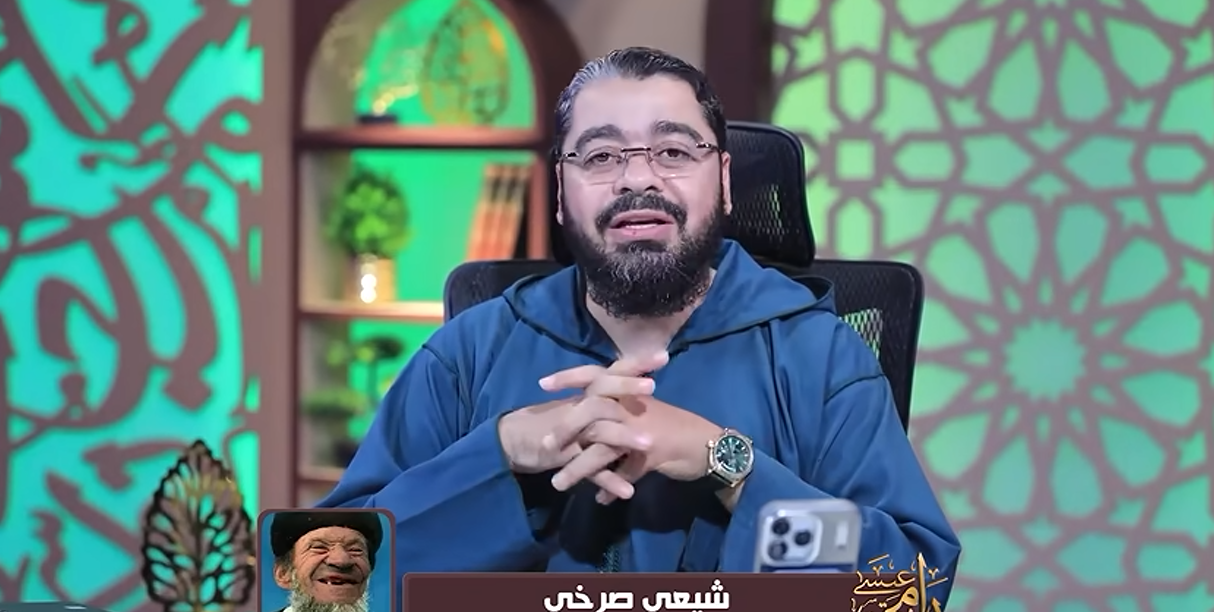 رامي عيسى يرد على متصل شيعي بعد سؤاله عن معاوية: أين آية القرآن؟
